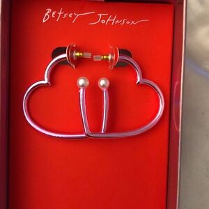 Betsey Johnson Love Spell Pink Metallic Heart Hoop Earrings Faux Pearl NWT & Box